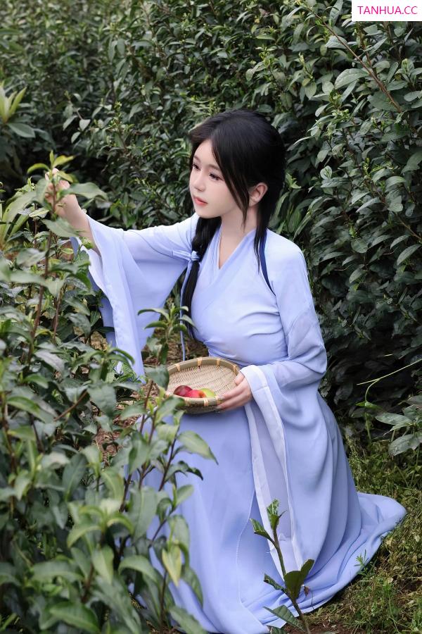   [XiuRen]高清写真图 2024.04.12 No.8386 小薯条nienie 美臀性感第17张图片